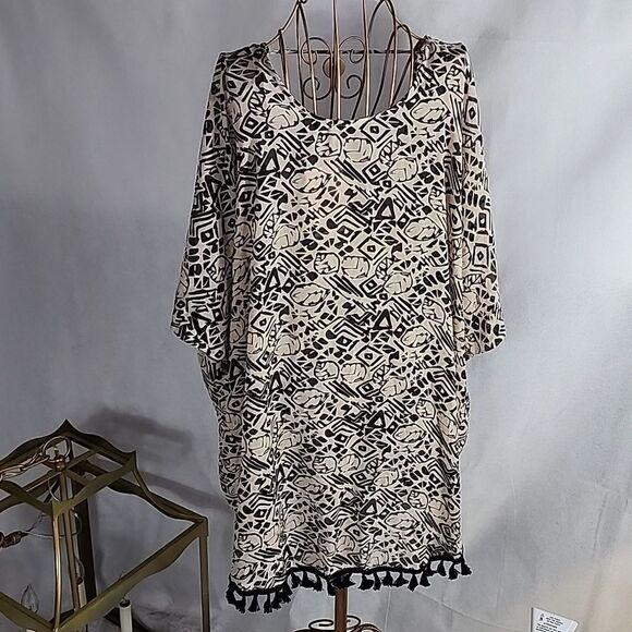 Fringed Geo and Leaf Patterned Scarf Wrap Kimono - Picture 6 of 6